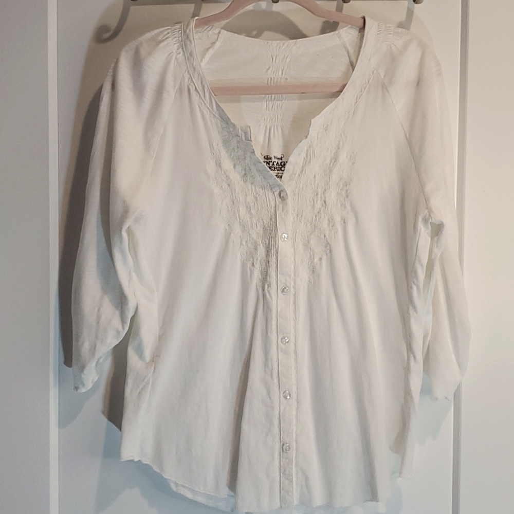 Nine West Vintage America cream blouse size M BOHO
